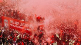 trophy-parade-klopp-reaction-29052022.jpg